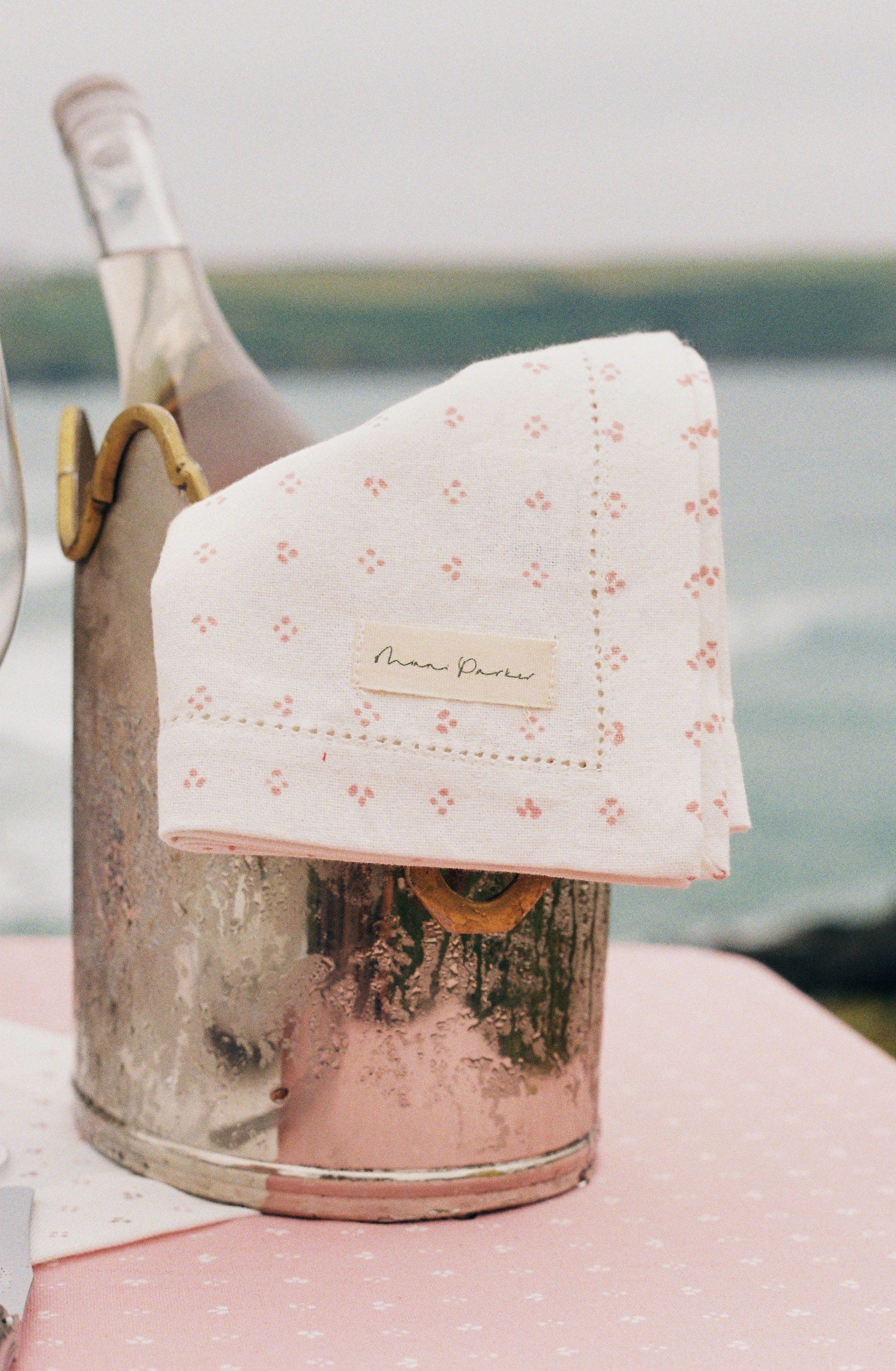 Minni Napkin - White with Red