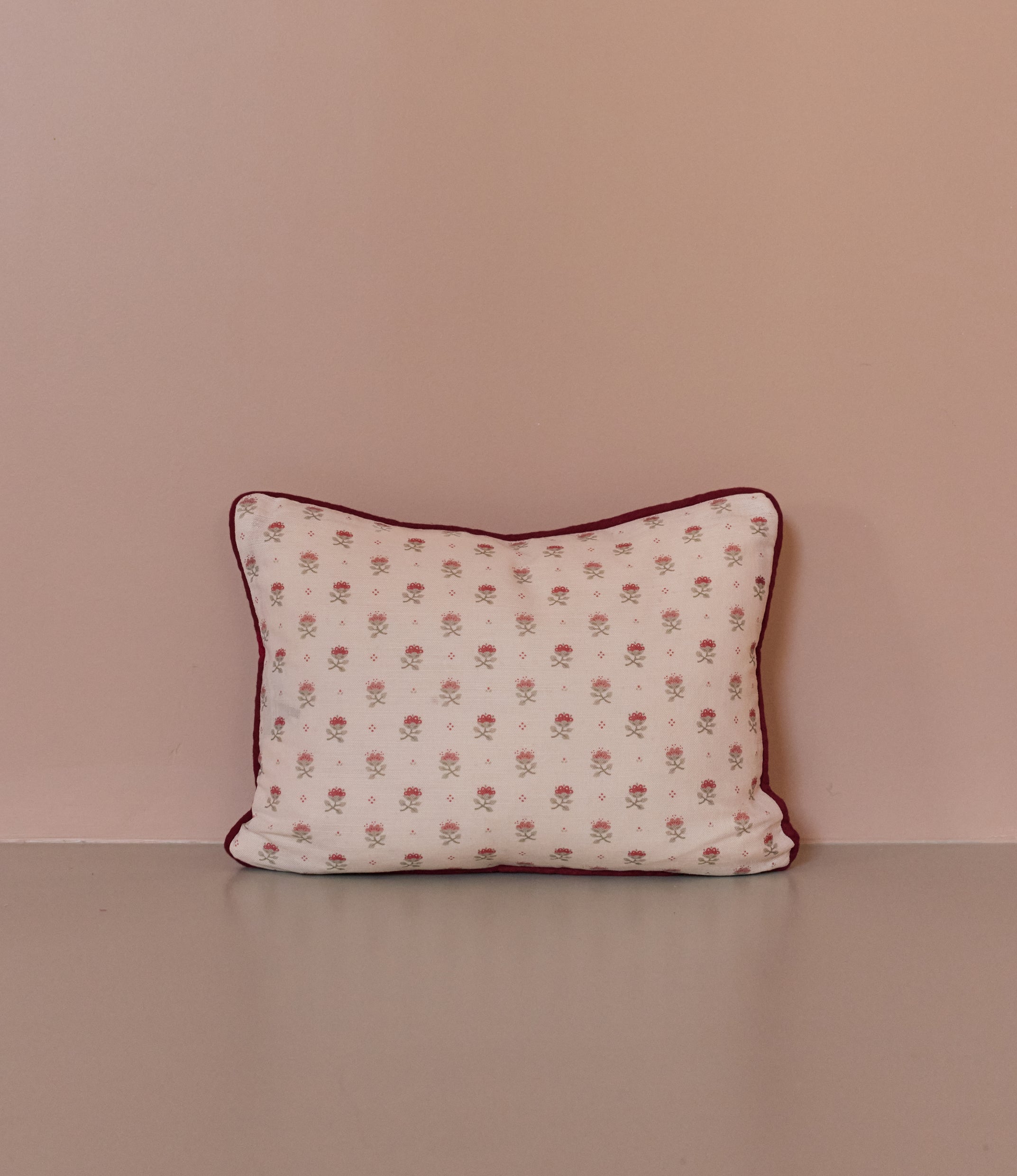 Blume Green Cushion