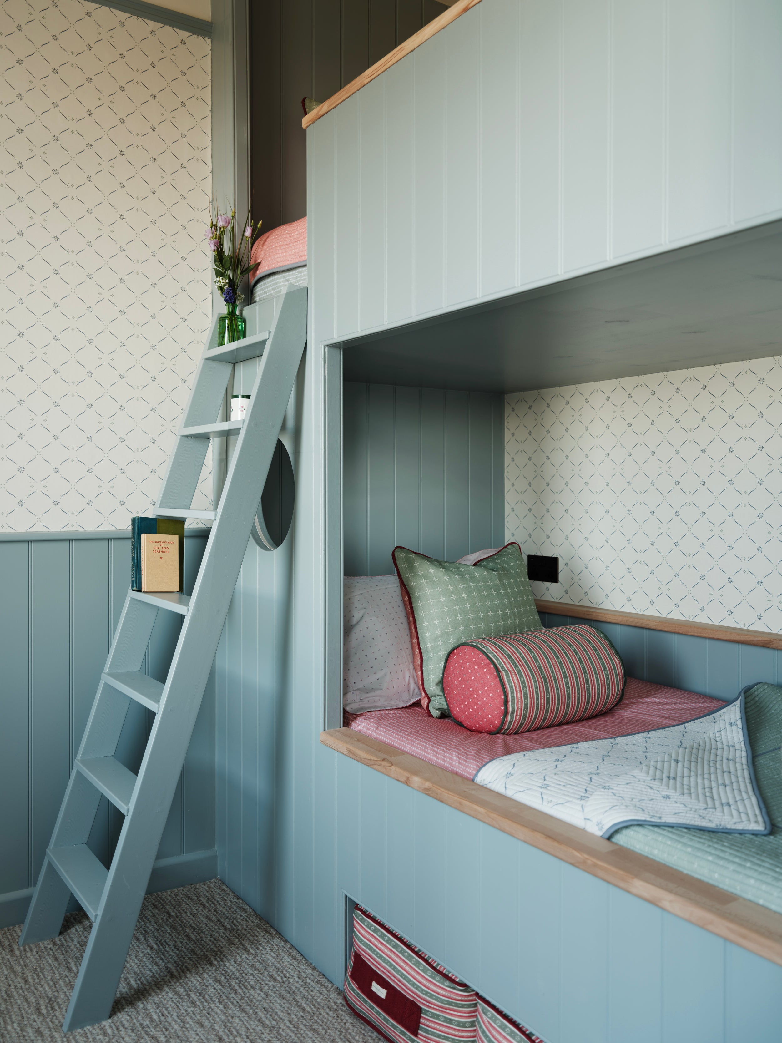 Edelweiss Trellis Quilt - Alpine Green