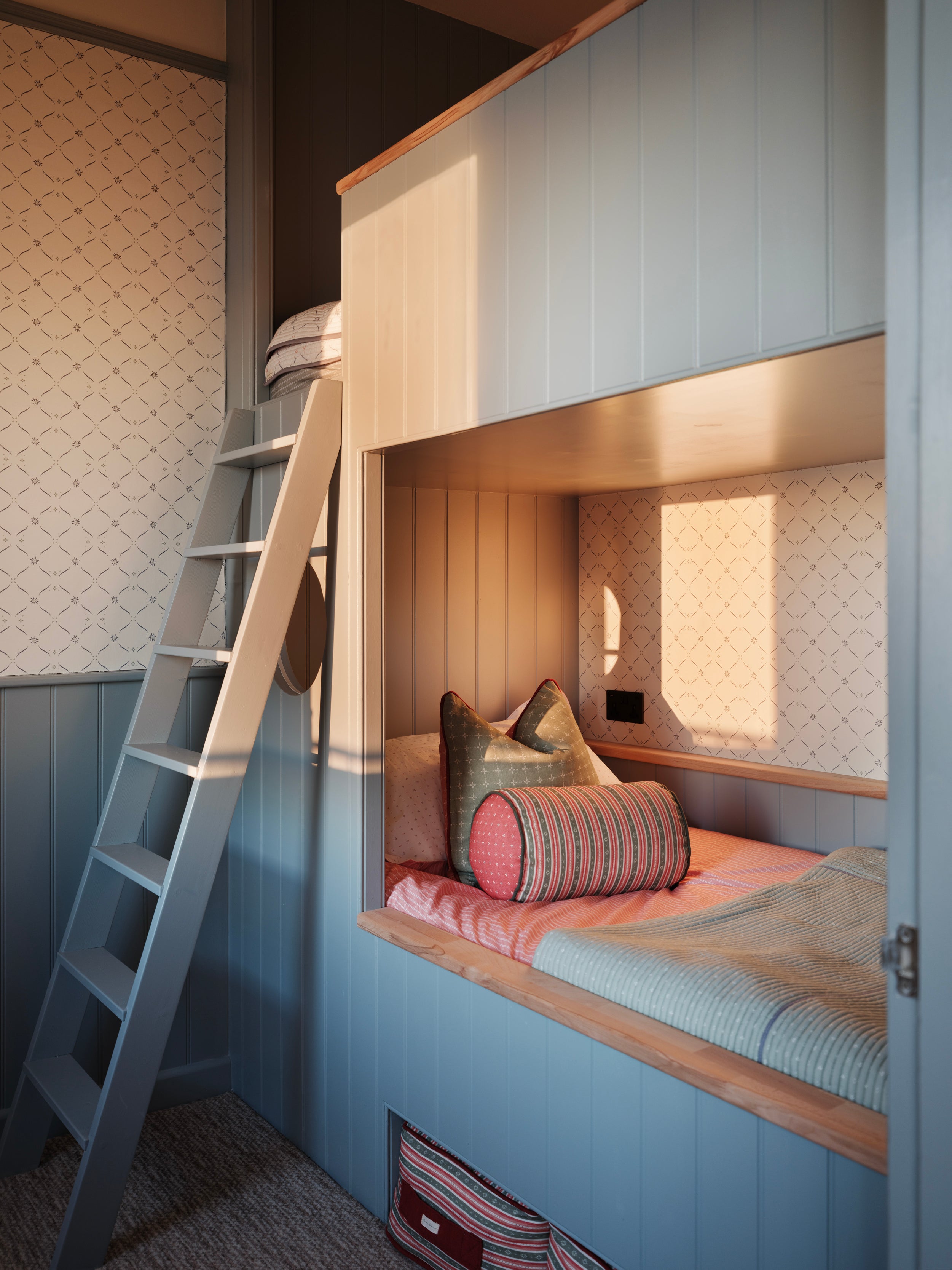 Edelweiss Trellis Wallpaper - Loden Blue and Alpine Green on White
