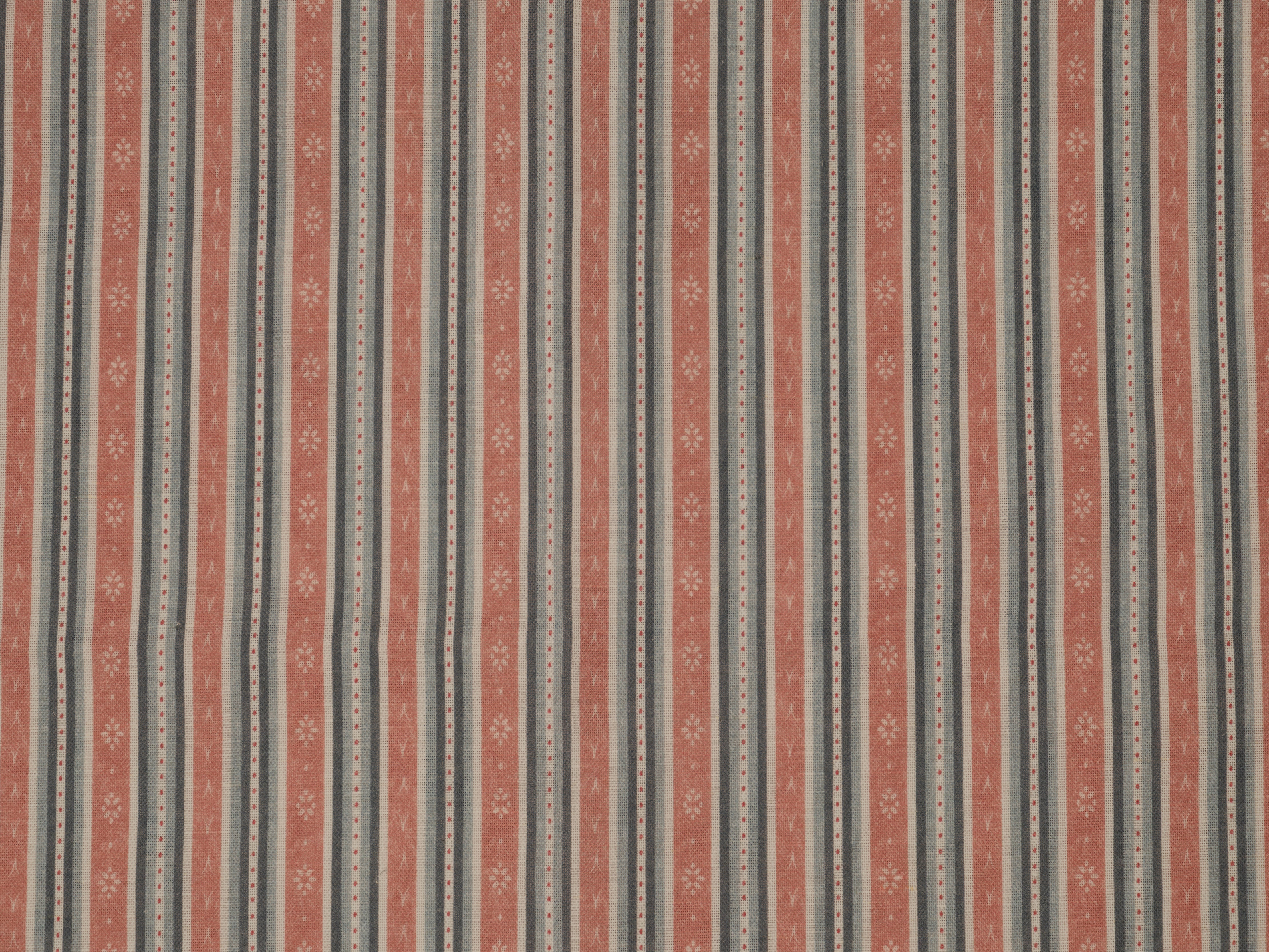 Landhaus - Soft Red and Loden Blue