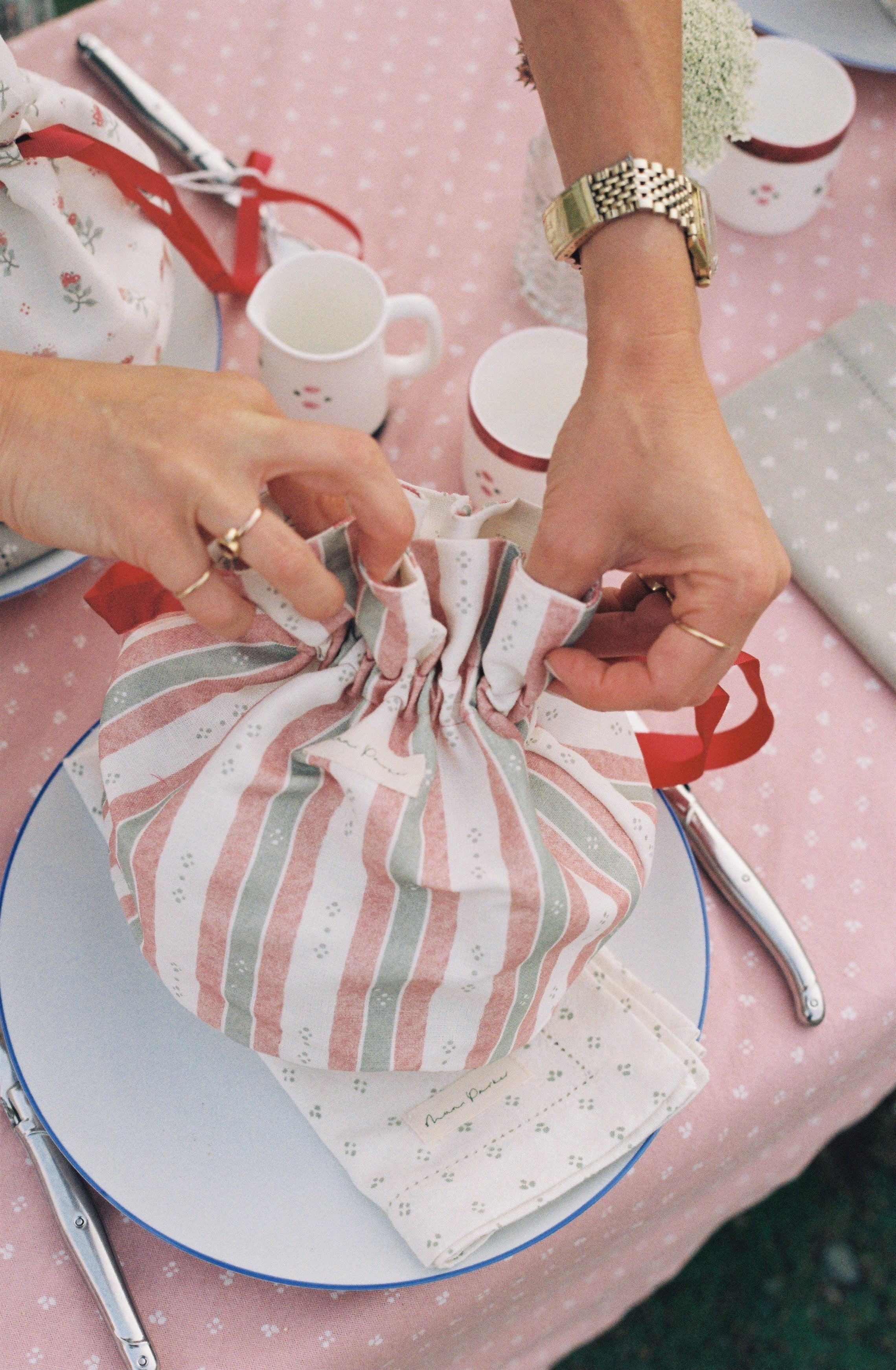 Minni Napkin - White with Green