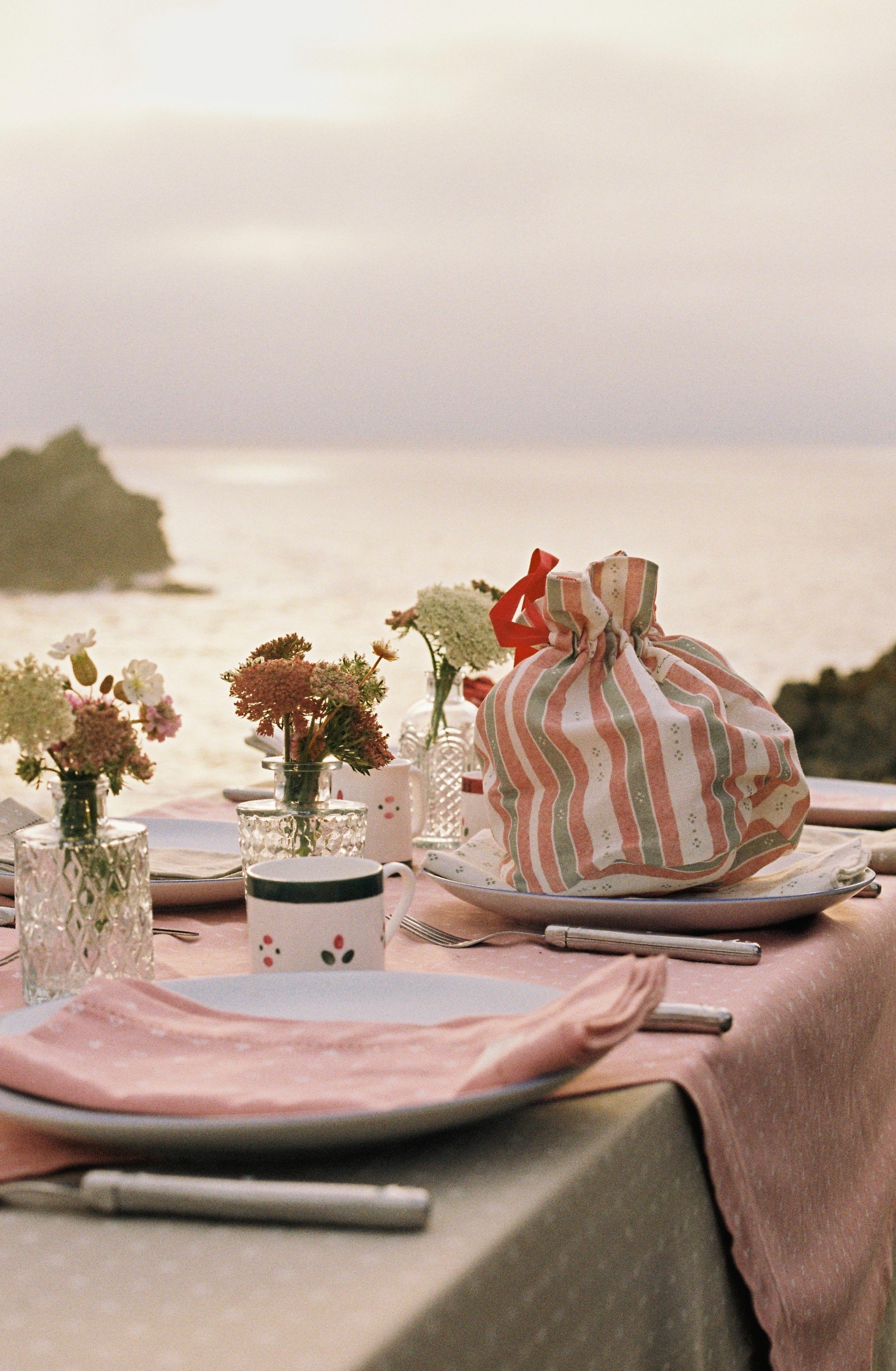 Minni Napkin - Resist Dyed Red