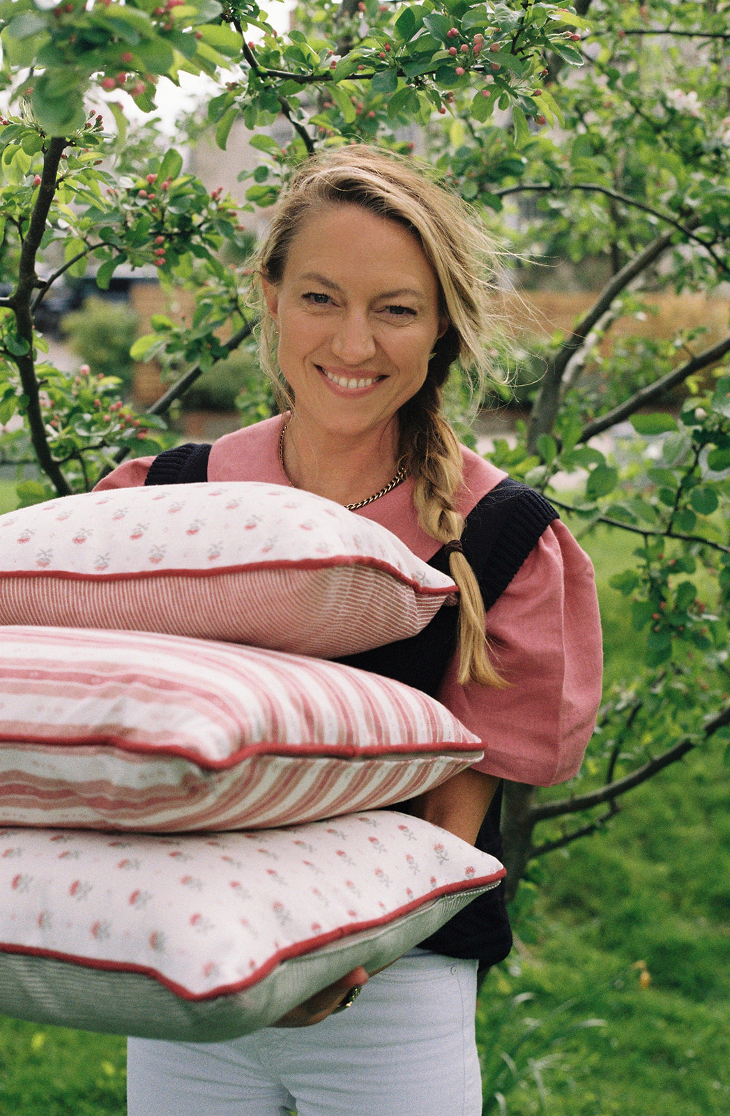 Blume Red Cushion – Rectangle